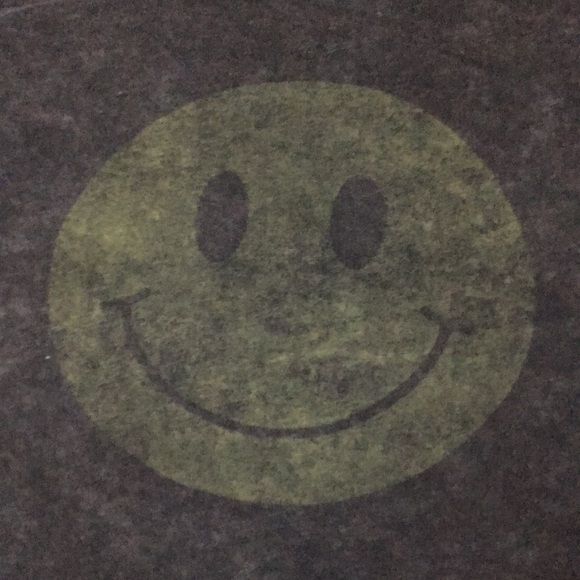 Vintage black tee shirt with smiley face size large 100% cotton - Picture 2 of 5